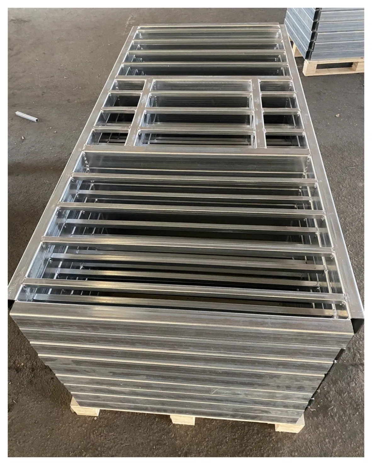 Innovative Cooling Rack for Grape Transport and Storage Solutions