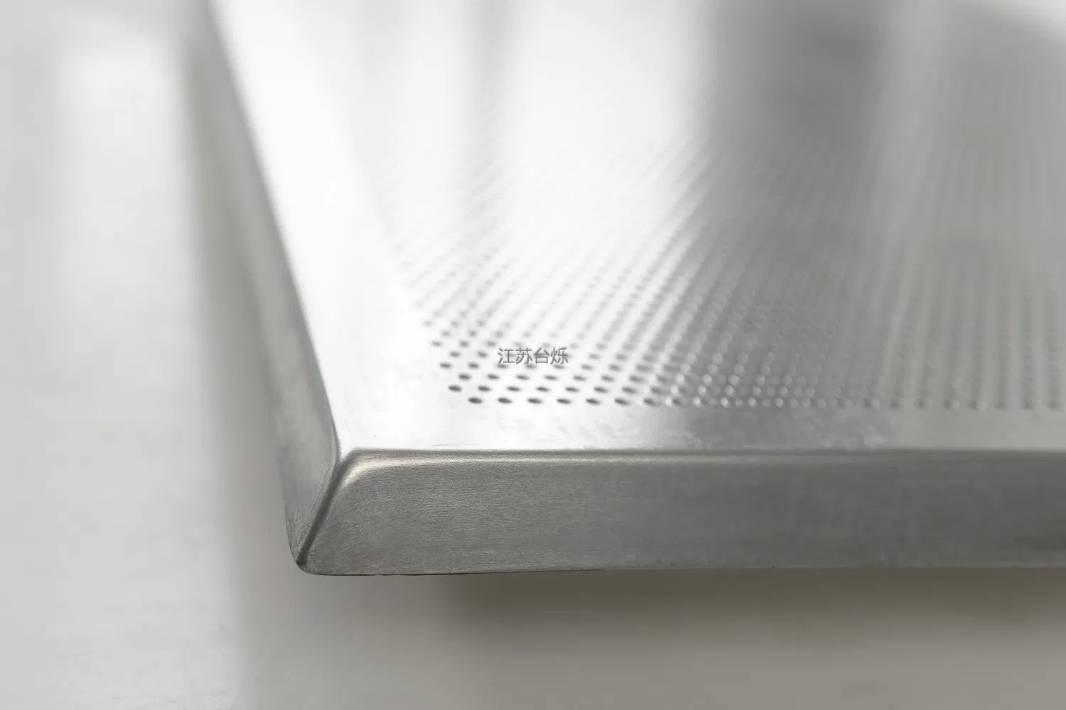 High Quality Sharp Corner Perforated Mold Aluminum Alloy Flat Sheet Baking Tray