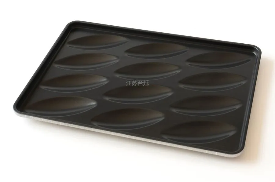 Croissant Pan Detail