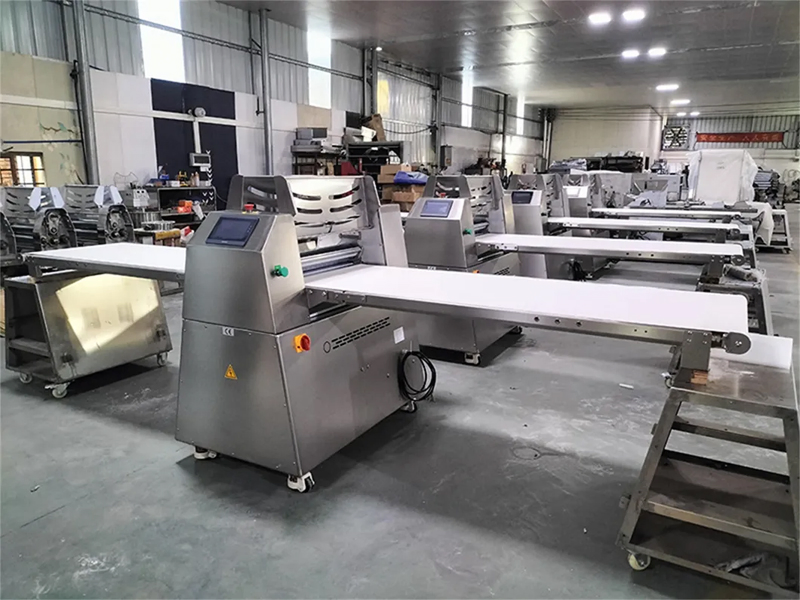 Cn-650ad Wholesale All Stainless Steel Commercial Floor Type Electric Automatic Pizza Bakery Dough Sheeter for Bakery Kitchen Equipment Machine