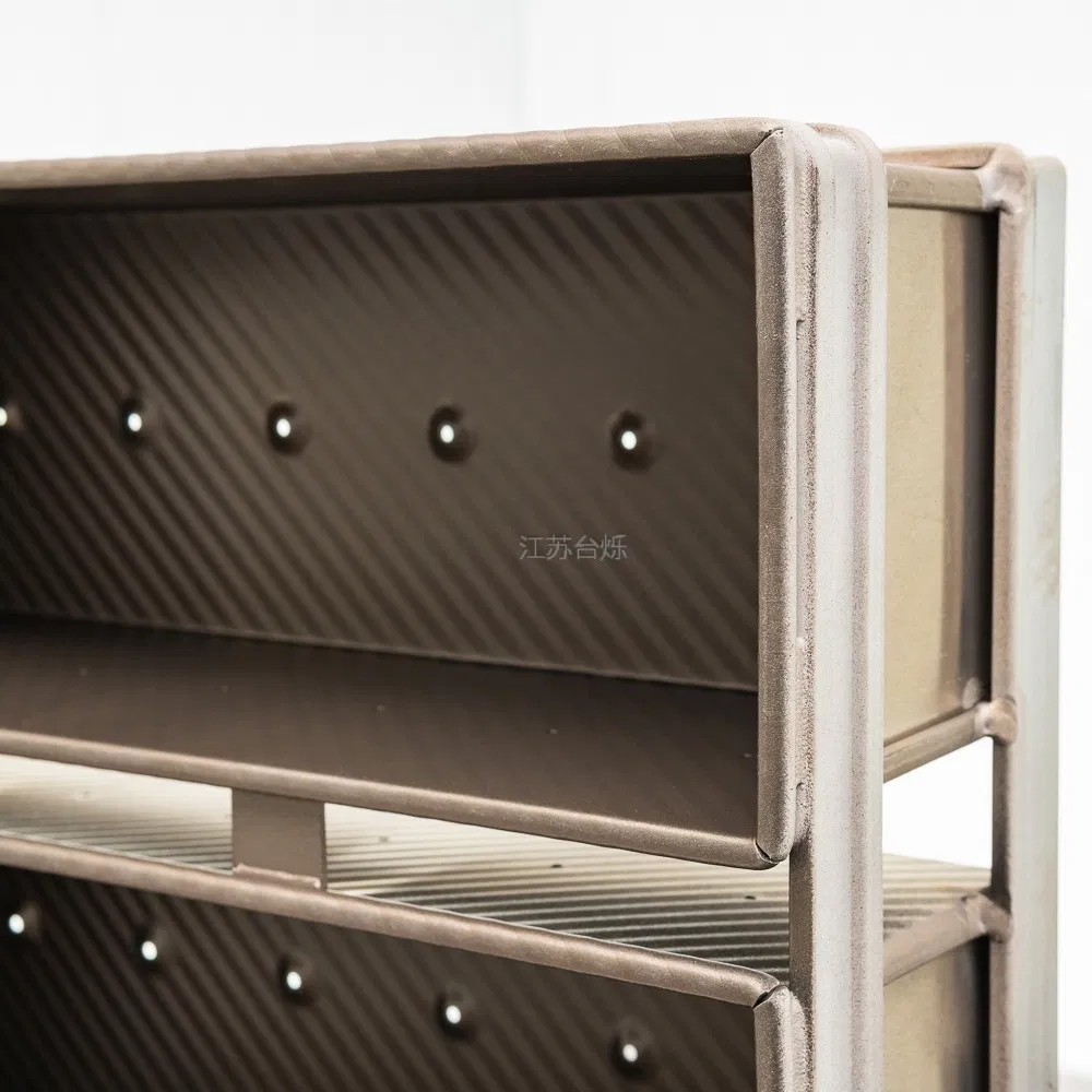 Not Easily Rusted 4 Compartment Versatile Toast Box Bread Baking Trays for Bakery Use