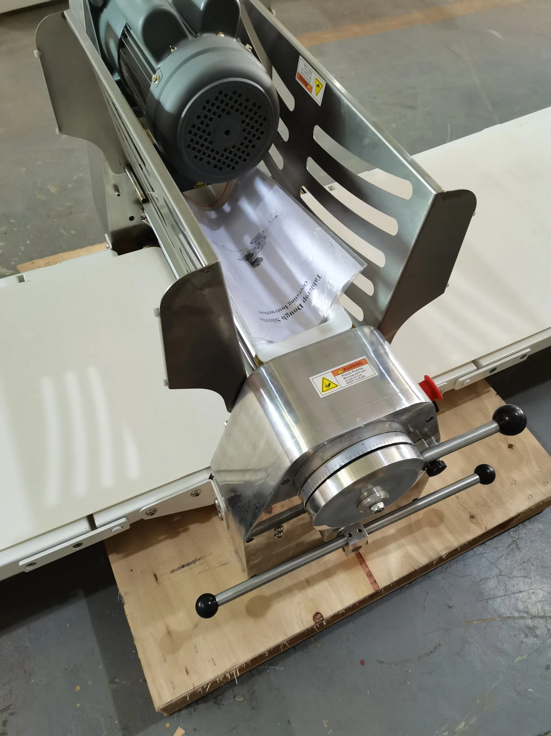 Countertop Reversible Belt Flattener Pastry Dough Sheeter Machine