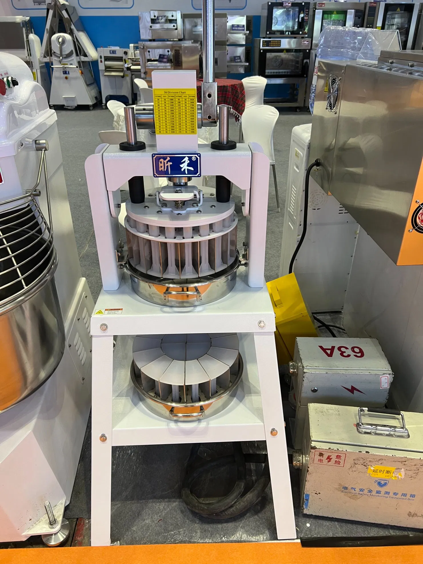 Factory Hot Sale Manual Bakery Equipment Bread Cutter Pizza Dough Divider Price