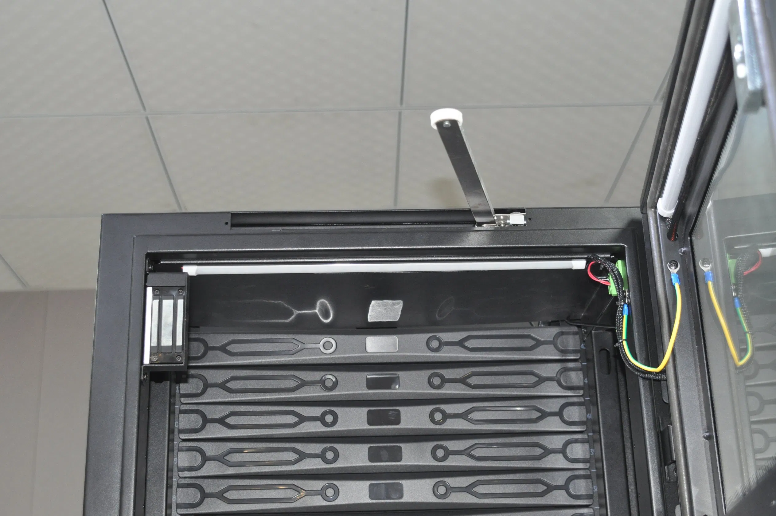 Data Center Combining Power Cooling Monitoring and Server Racks