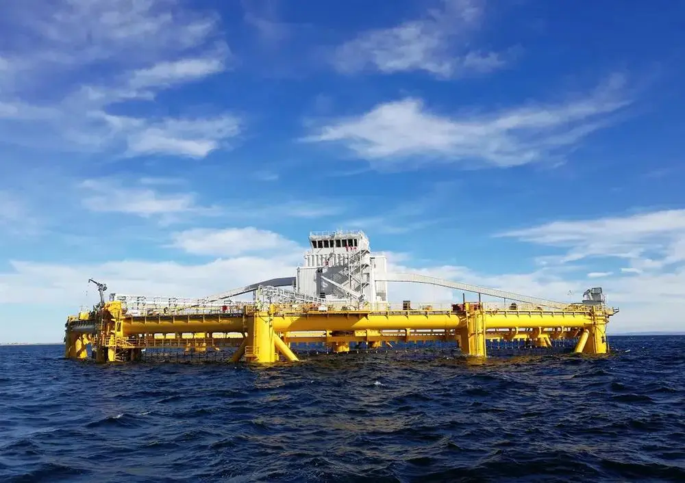 Offshore engineering wire rope for marine applications including single and multi-strand configurations