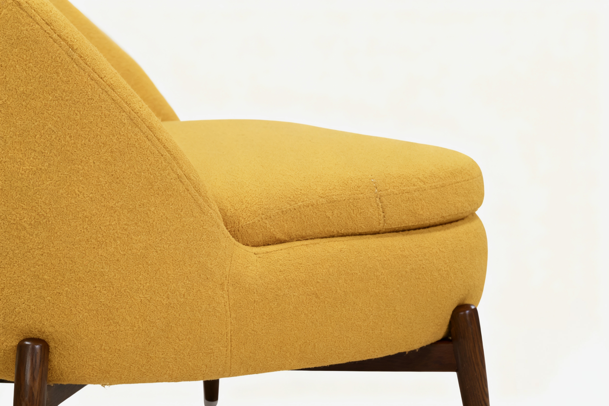 Modern Fabric Lounge Chair Wooden Frame Ergonomic Comfort Minimalist Luxury Design for Hotel Bedroom Outdoor School Park Use