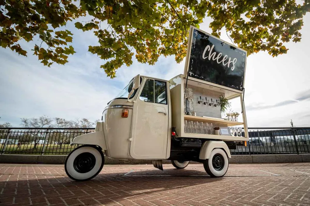 Vintage Piaggio Ape Bar Food Truck Mobile Batch Craft Cocktails Outdoor Snack Drink Cart for Cold Brew Coffee and Non-Alcoholic