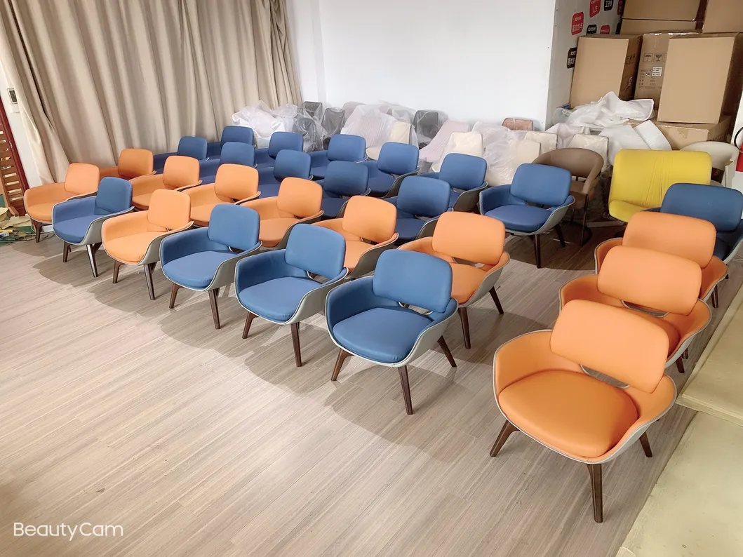 China Fiberglass Public Area Reception Accent Iconic Leather Chair with Solid Wood Base