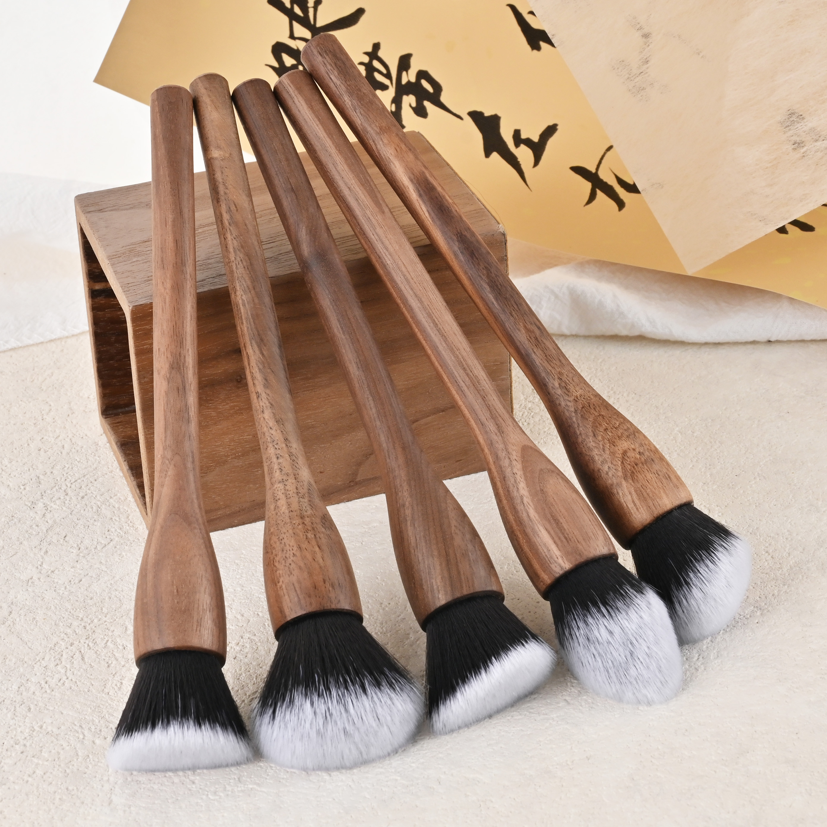 Top Quality Custom Logo 5pcs Natural Eco Face Foundation Makeup Brushes Walnut Wooden Handle Vegan Professional Makeup Brush Set