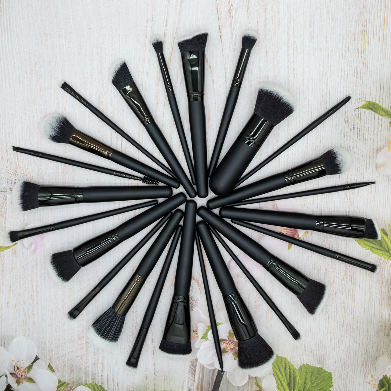 12-Piece Makeup Brush Set with Black White Fiber Black Wood Handle for Permanent Makeup Training Tool