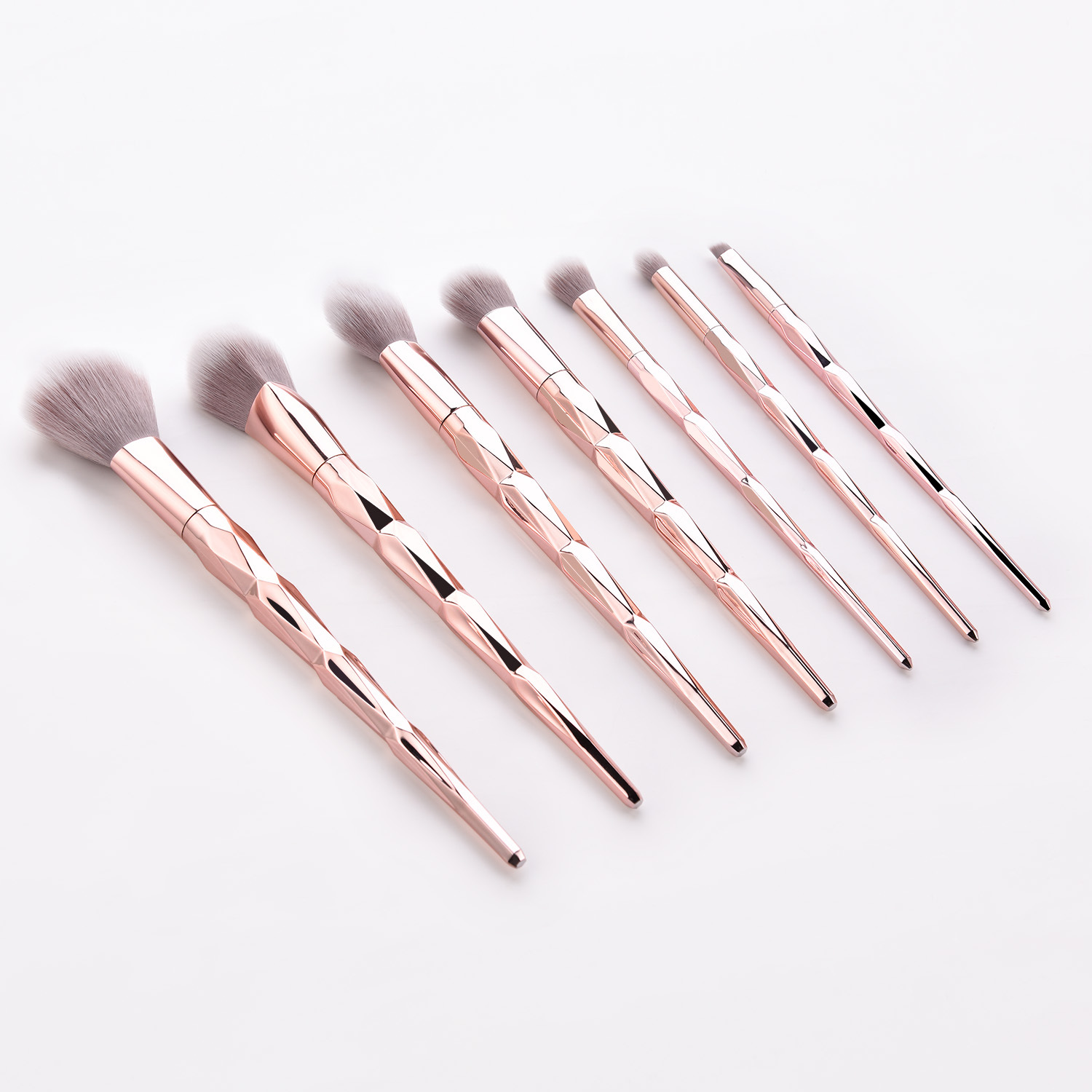 High Quality Professional Makeup Brush Set Custom Logo Private Label Eyeshadow Foundation Blush Fan Brushes for Face Makeup