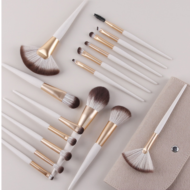 Hot Sale 16PCS Makeup Brush Set Portable Beginner Foundation Concealer Brush Soft Bristle Brush Makeup Brush with PU Bag