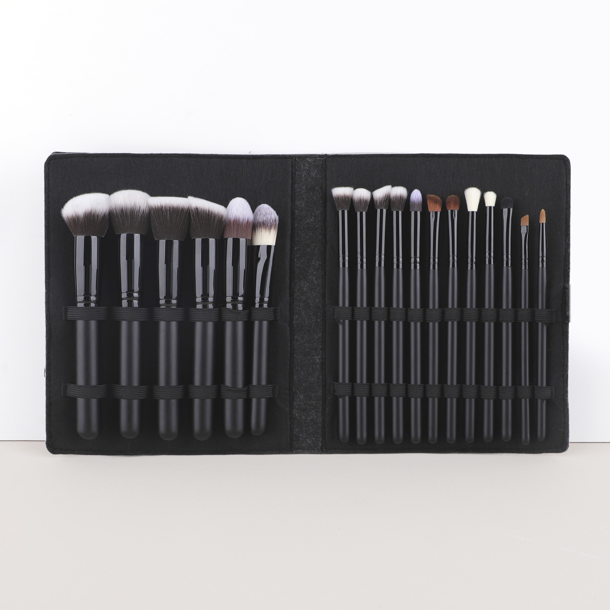 HMU Rich Stock 18pcs Black Make up Brushes Vegan Synthetic Hair Wood Handle Custom Private Label Cosmetics Makeup Brush Set