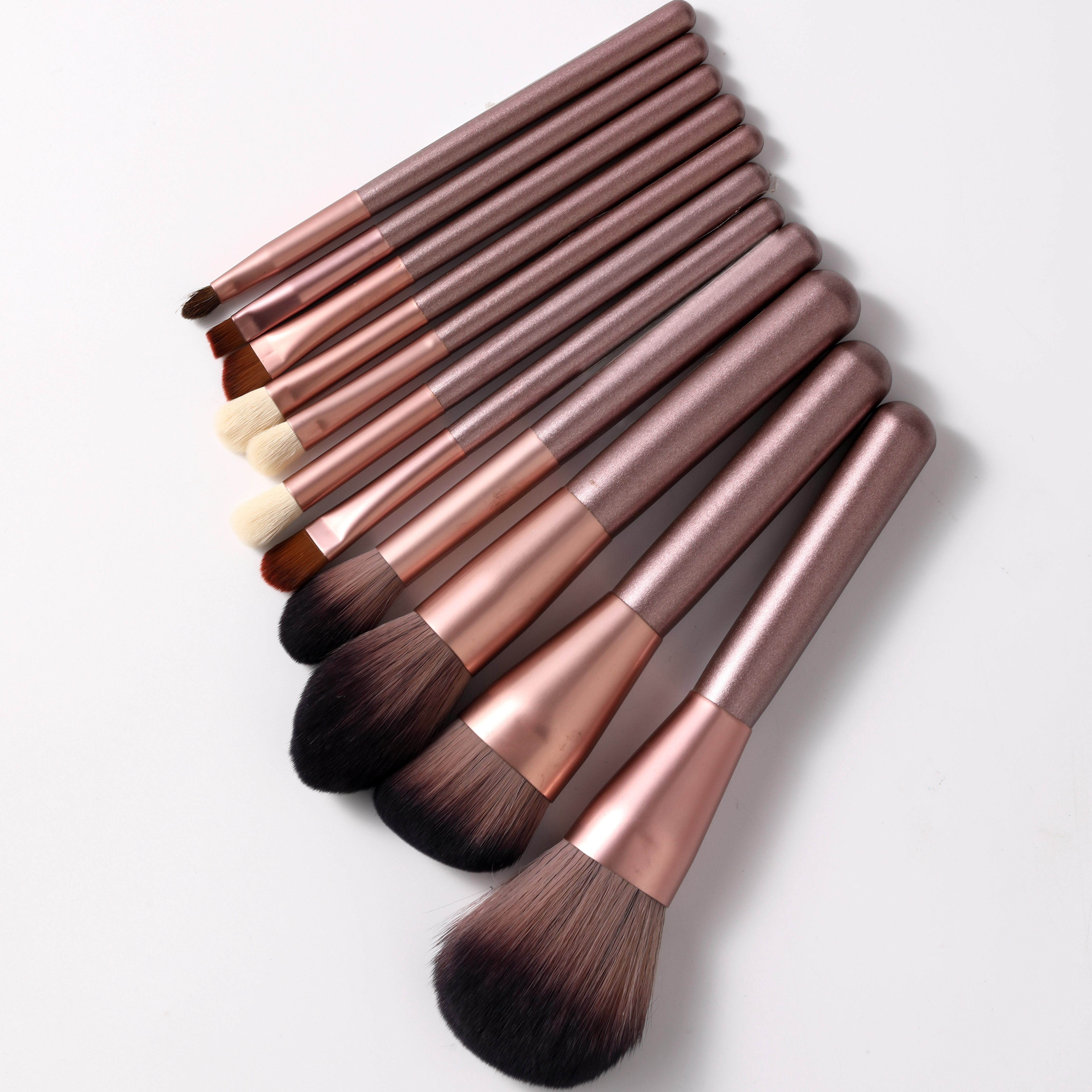 YAQI Professional 11pcs Synthetic Hair Foundation Powder Blush Makeup Brush Sets Fan for Face Private Label Cosmetic Brushes