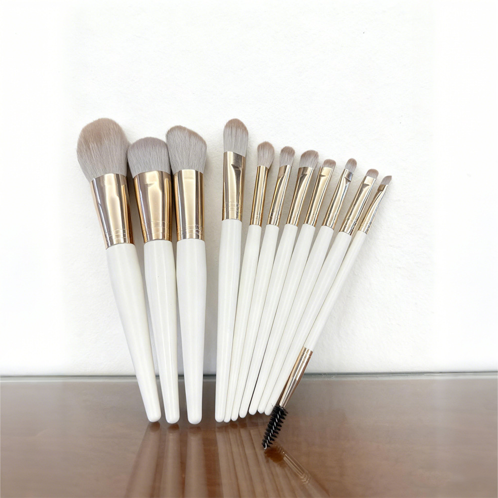 11-Piece Cosmetic Brush Set: Loose Powder Brush, Blush Brush, Eyeshadow Brush, Soft-Bristle Makeup Tools