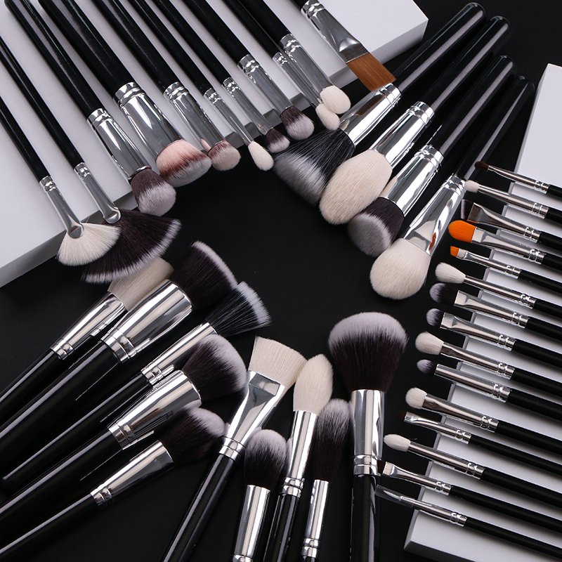 Top Cosmetic Brushes Set 40pcs for Women Makeup Tool Black Wood Handle Large Powder Foundation Eyeshadow Concealer Brushes Set