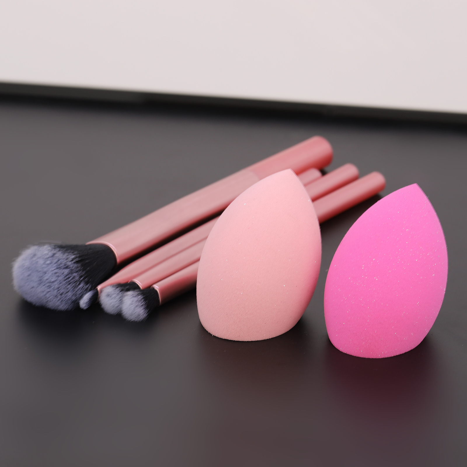 Customized Package New Foundation Make up Brushes Eye Shadow Makeup Brush Set With Makeup Sponge