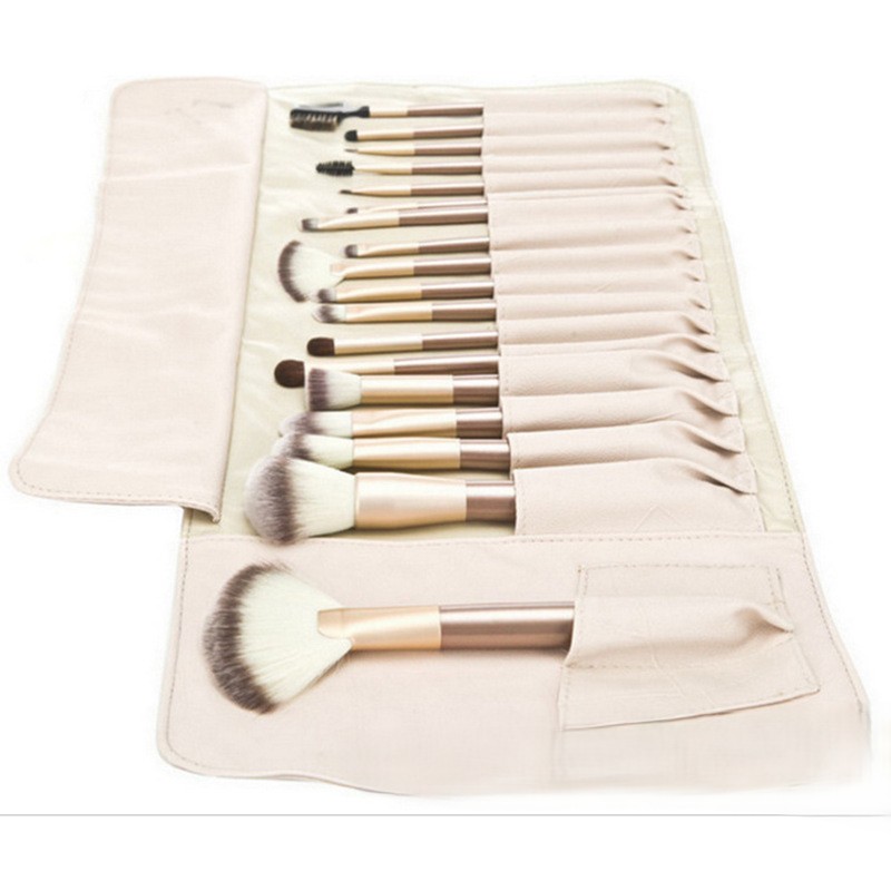 18Pcs Professional Wood Handle Synthetic Fibre Large Fan Brush Foundation Face Blending Brush Set Private Label