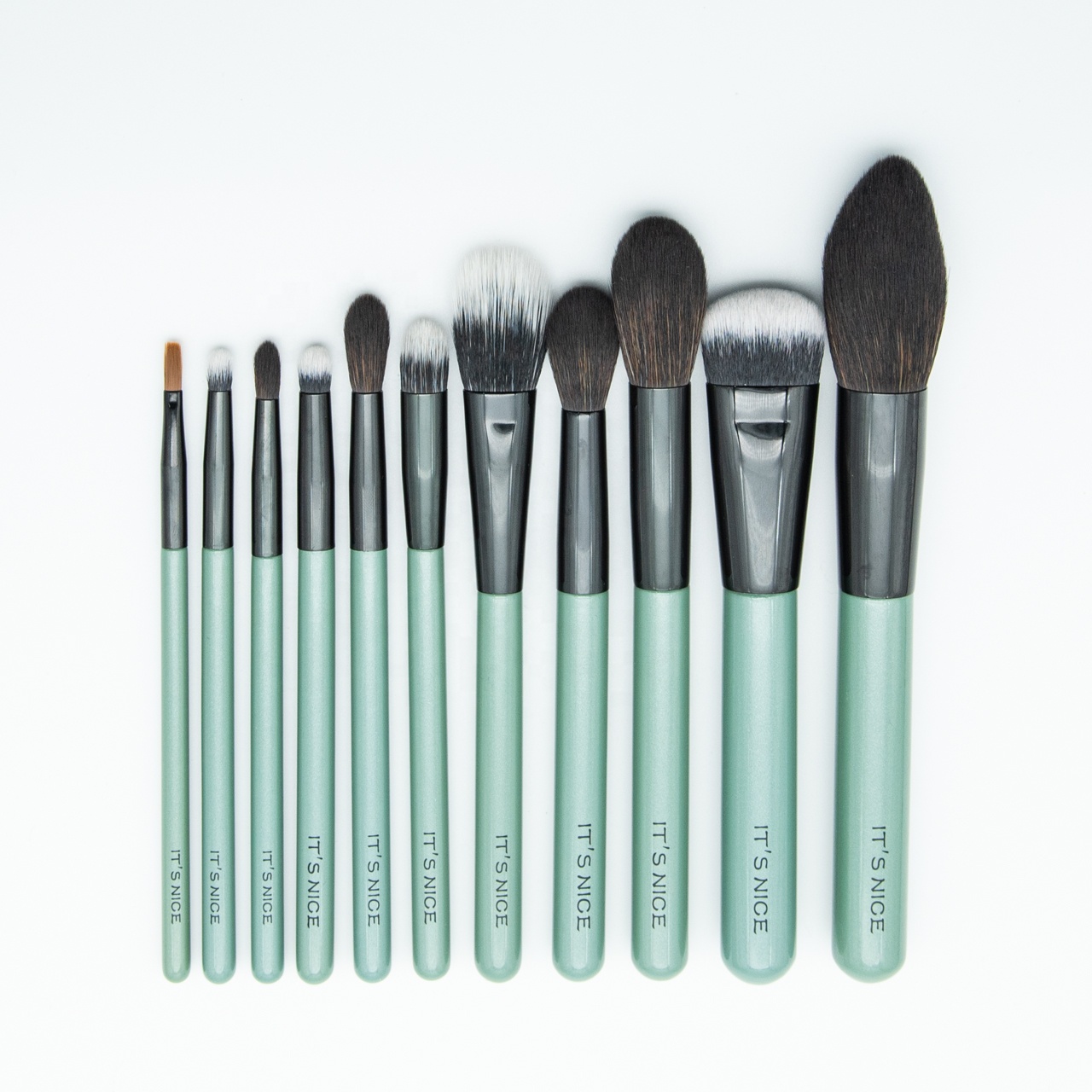 RTS Wholesale High Quality 11-Piece Celadon Makeup Brush Set Synthetic Hair Wood Handle with PU Zipper Bag for Face Eye Makeup