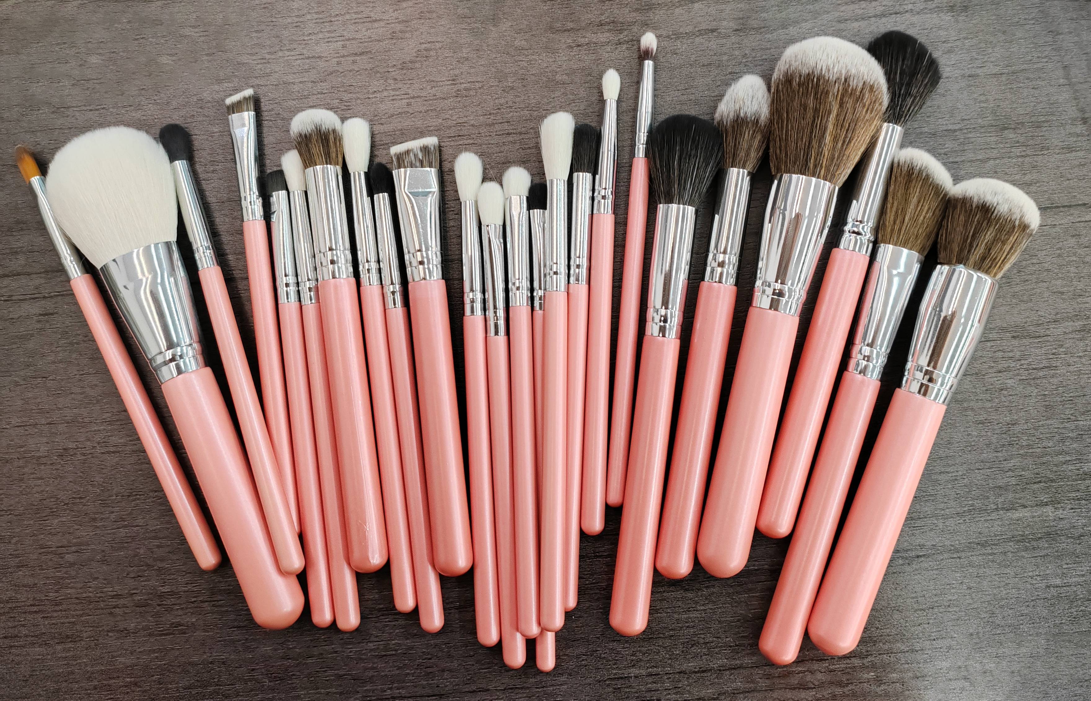 Wholesale 24pcs Cosmetic Brush Set High Quality Vegan Cruelty Free Custom Logo Professional Private Label Luxury Makeup Pink