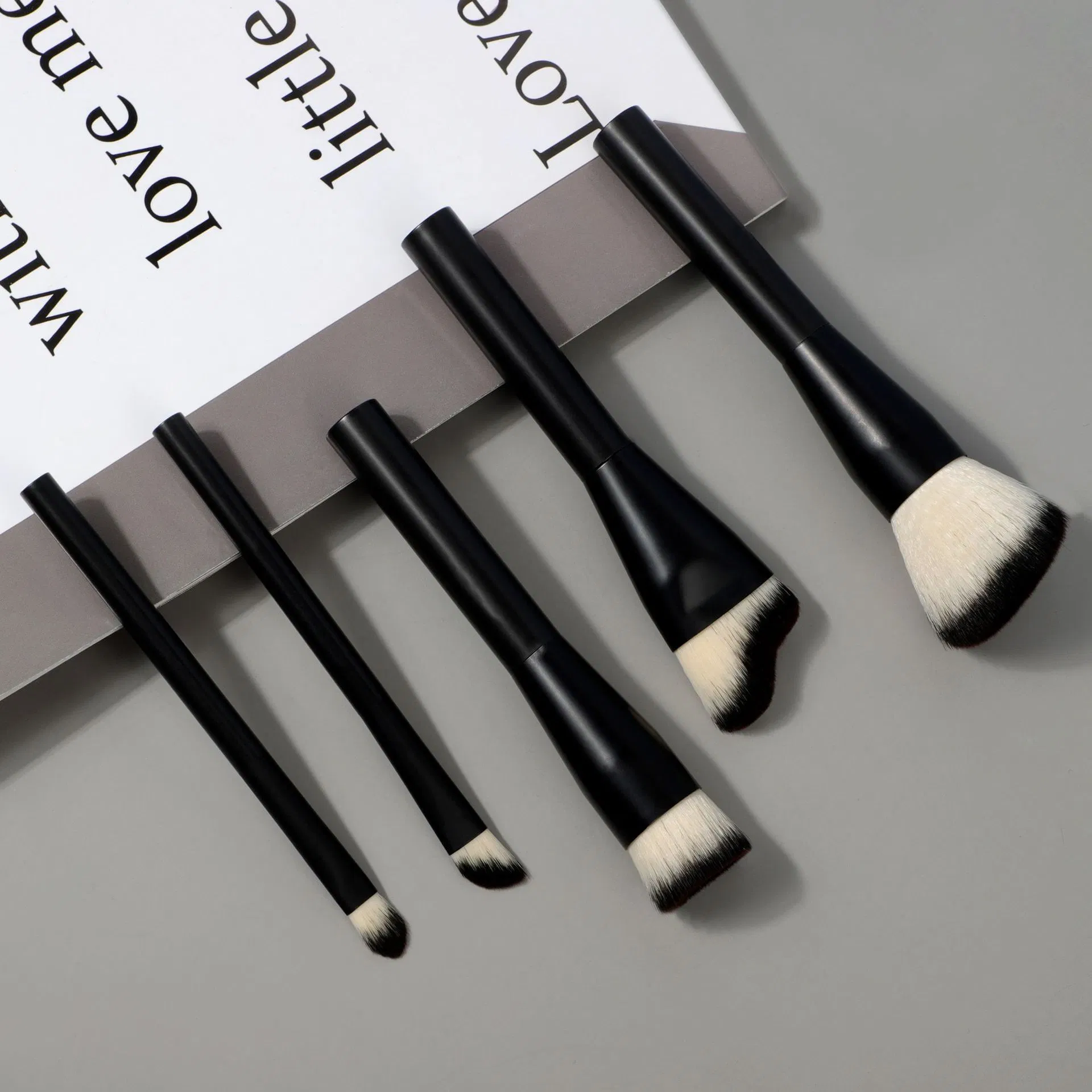 Beautichen 5PCS Black Wood Handle Luxury Makeup Brush Set - Plush Bristles Loose Powder &amp; Blush Brushes, Ready Stock Cross-Border Wholesale