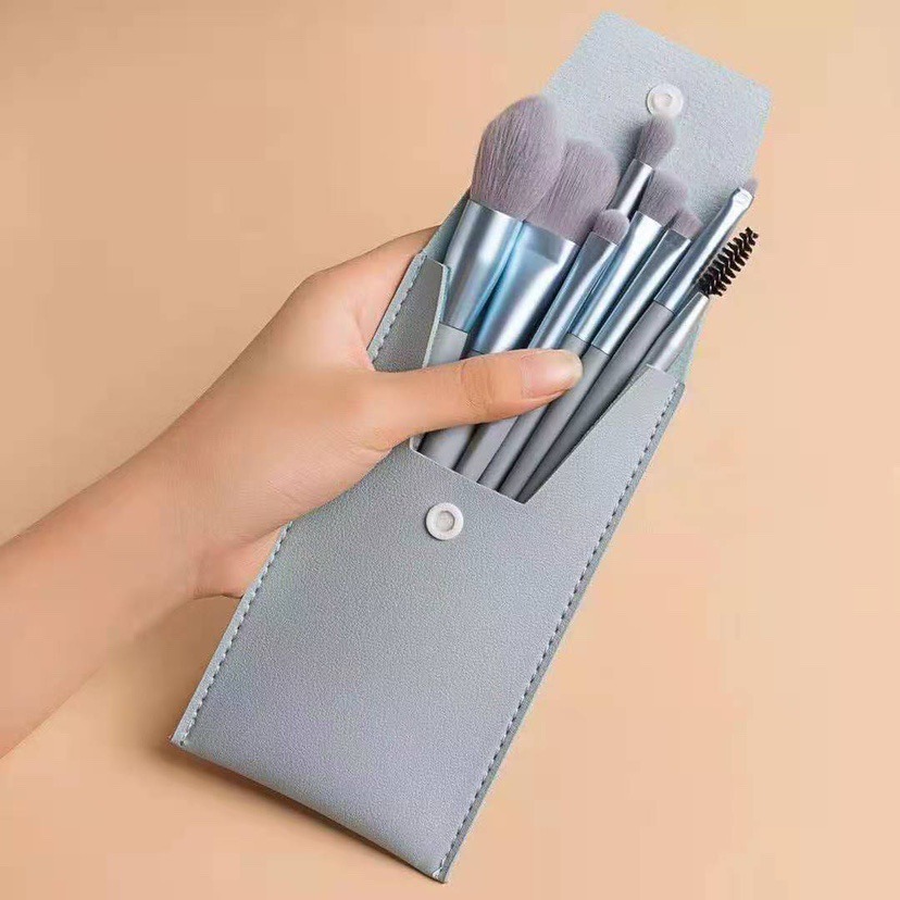 Professional 8-Piece Face Makeup Brush Set with Plastic Handles and Soft Synthetic Hair for Eye Shadow Application