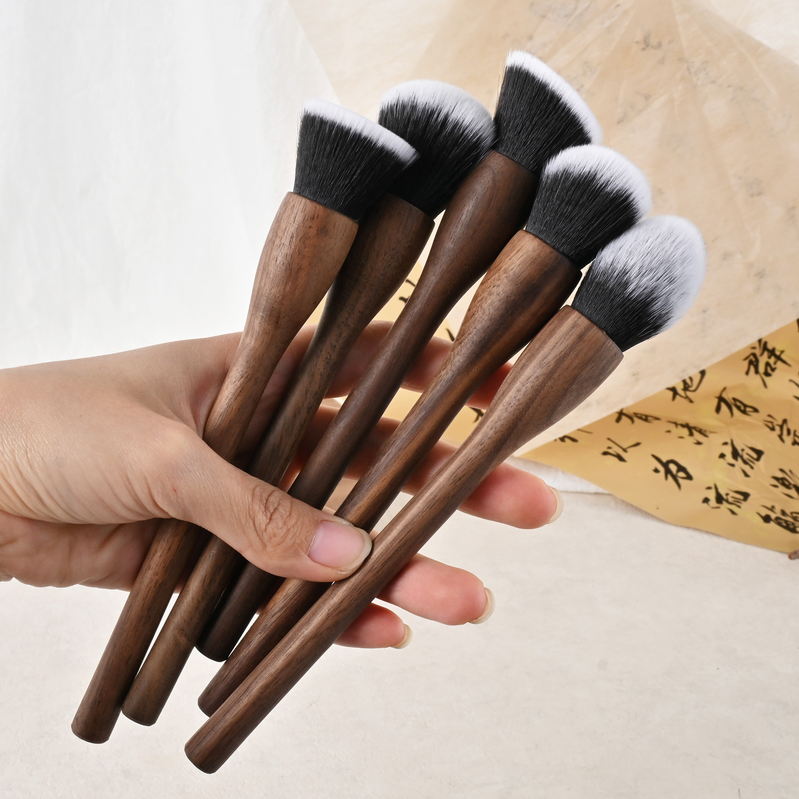 Top Quality Custom Logo 5pcs Natural Eco Face Foundation Makeup Brushes Walnut Wooden Handle Vegan Professional Makeup Brush Set