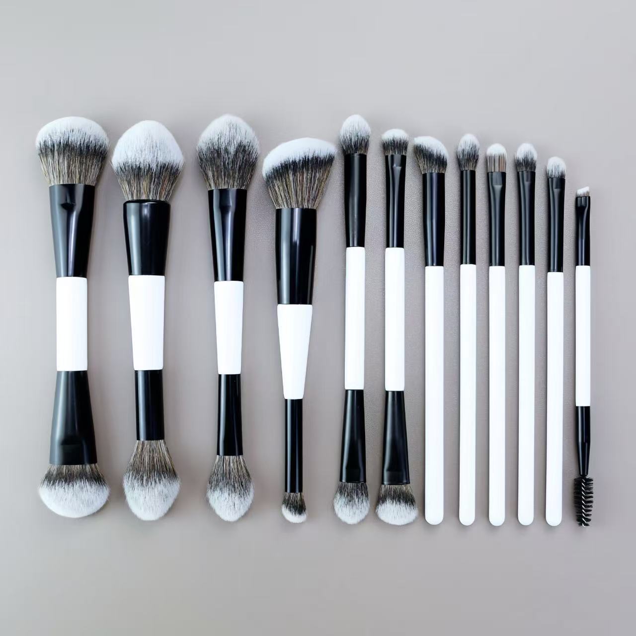 Hot Selling Dual-Ended Black White Multi-Functional Makeup Brush Double Sided Foundation Contour Concealer Brushes Set 12pcs