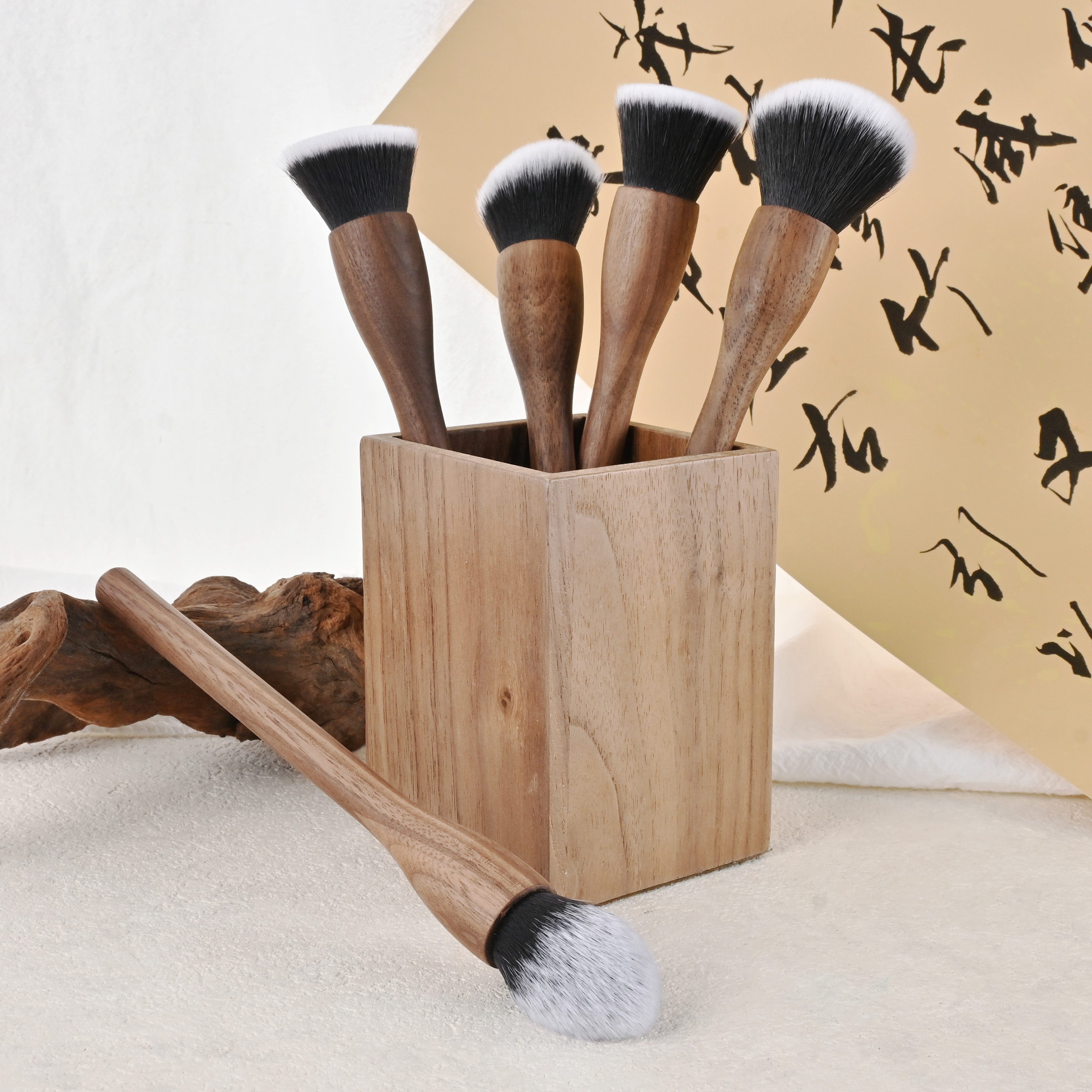 Top Quality Custom Logo 5pcs Natural Eco Face Foundation Makeup Brushes Walnut Wooden Handle Vegan Professional Makeup Brush Set