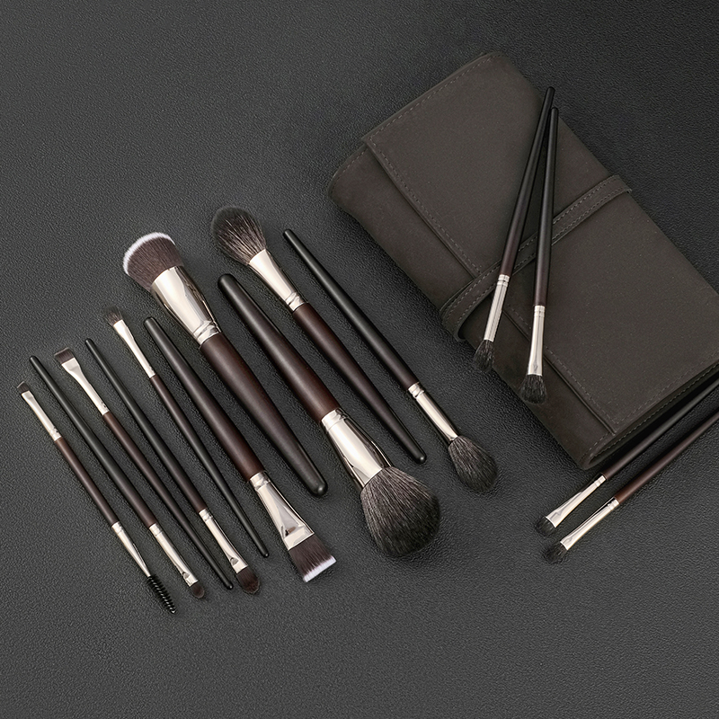 Private Label 15 Pcs Wholesale Big Kabuki Dense Complete Fluffy Eye Professional Foundation Makeup Brush Set With Bag