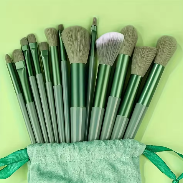 Hot Selling 13-Piece Set of Fashionable Flat Synthetic Hair Brushes Pink Makeup Eyeshadow Concealer Set for Face