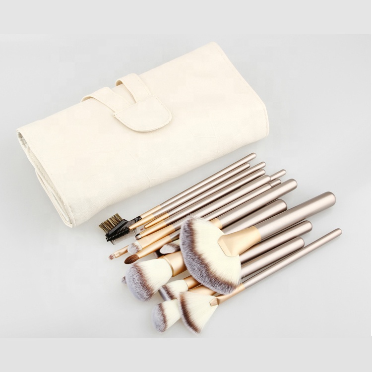 Personalized Unique Luxury 24-Piece Private Label Foundation &amp; Powder Makeup Brushes Set Eye Use Wood Handles Synthetic Hair