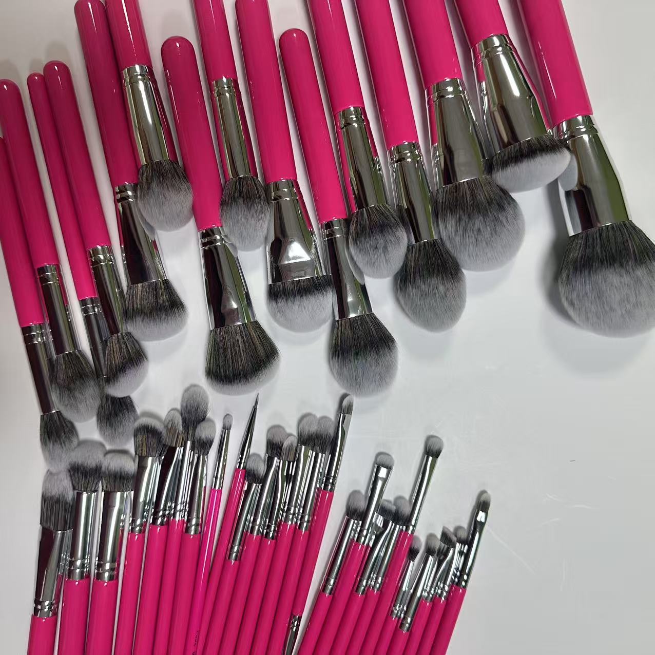 New Trending Full Set 40pcs All In One Makeup Brush Set Rose Red Density Synthetic Hair Brush Make Up Halloween Makeup Brushes