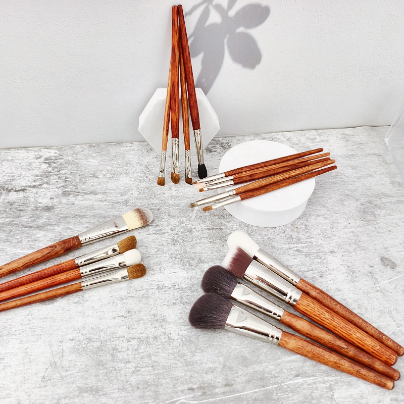 Master Collection 17 Synthetic Hair Log Brush Set with Wood Handles for Face &amp; Eye Makeup-Unlock Professional-grade Effects