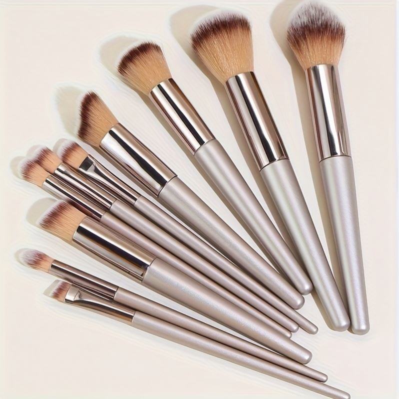 10-Piece Synthetic Hair Makeup Brush Set-Champagne Finish Eyeshadow Foundation Multi-Functional Professional Set Plastic Handles