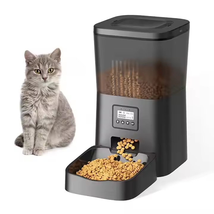 OEM Automatic Pet Feeder Set Durable Plastic Auto Food and Water Dispenser with Leak Proof Feature
