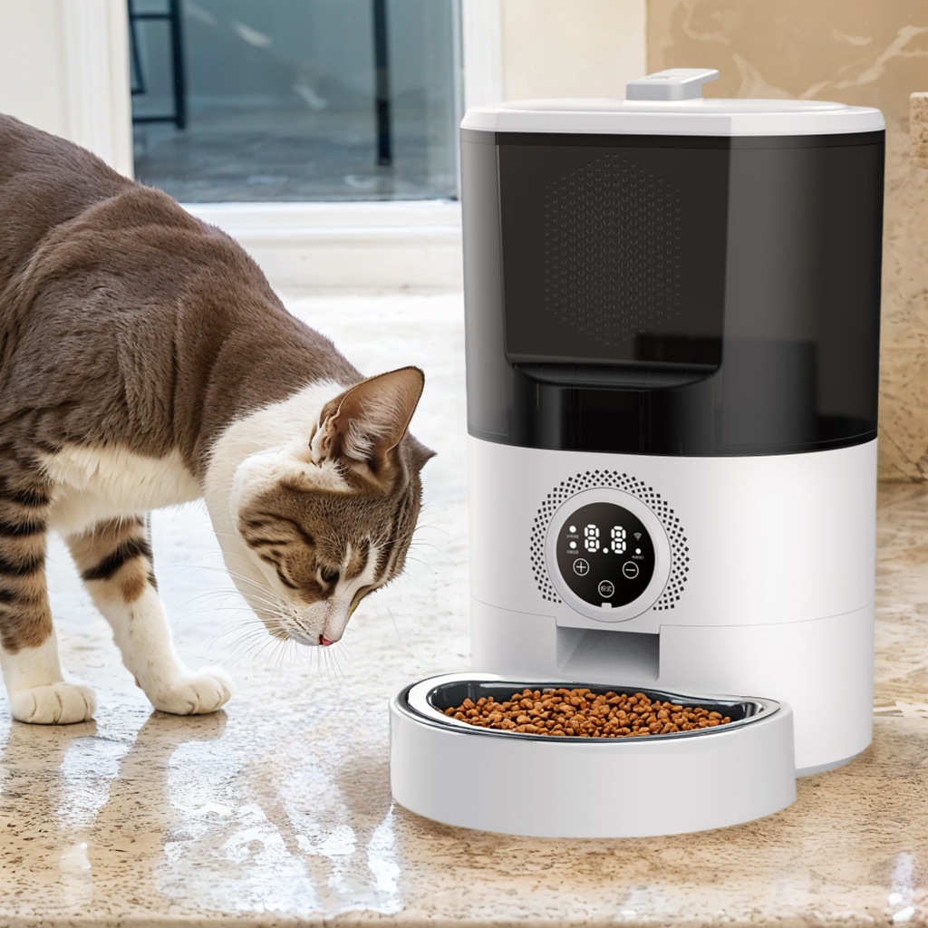 2025 Smart Pet Feeder Automatic Cat and Dog Food Dispenser with Large Capacity Portable Charge Source for Long Trips