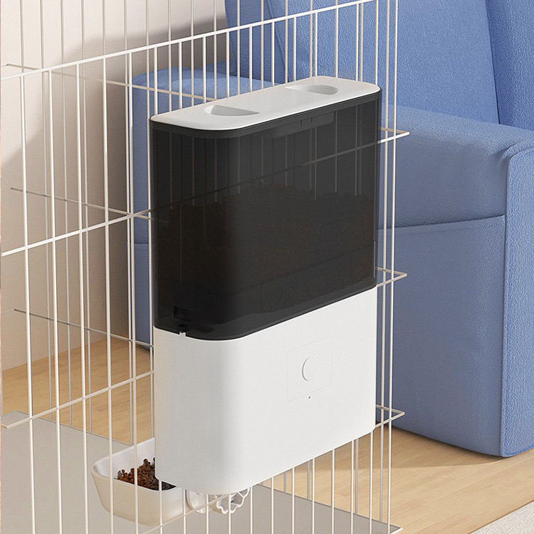 OEM 2.3L Plastic Pet Feeder Smart Button Remote Portion Control Timed Feeding Hanging Cage Design for Convenient Pet