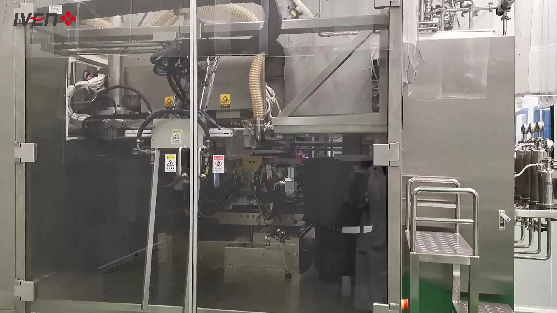 PE/PP Pneumatic Lifting Liquid Filling Equipment IV Solution Bottle Blow-Fill-Seal System