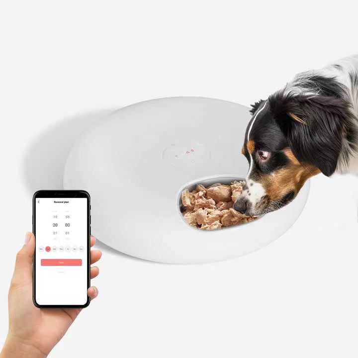 Factory 1.4L Direct New Series Eco-Friendly Wireless Automatic Cat and Dog Feeder Wet Food Refrigerated with Battery Supplied