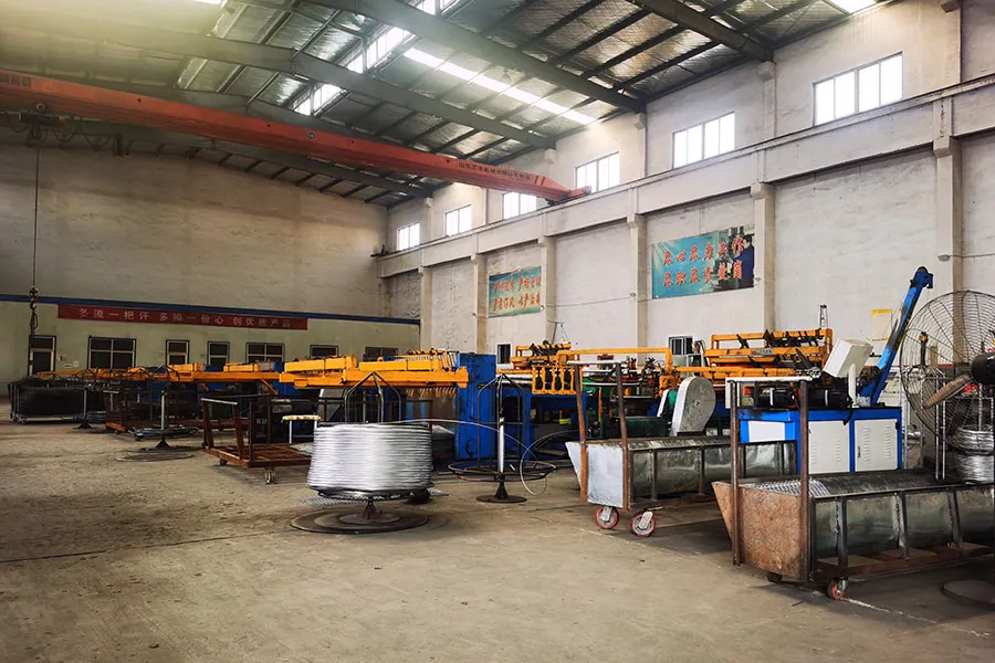 Broiler Floor Farming System with Auto Feeding Manure Removal