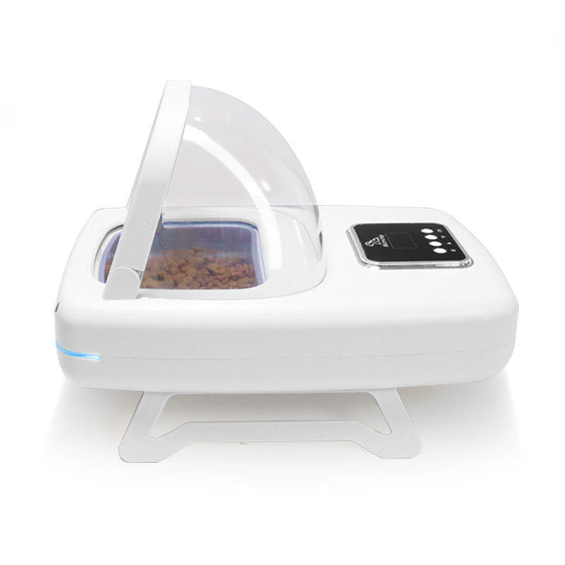 Smart Automatic Pet Feeder for Controlled Feeding with Chip Recognition