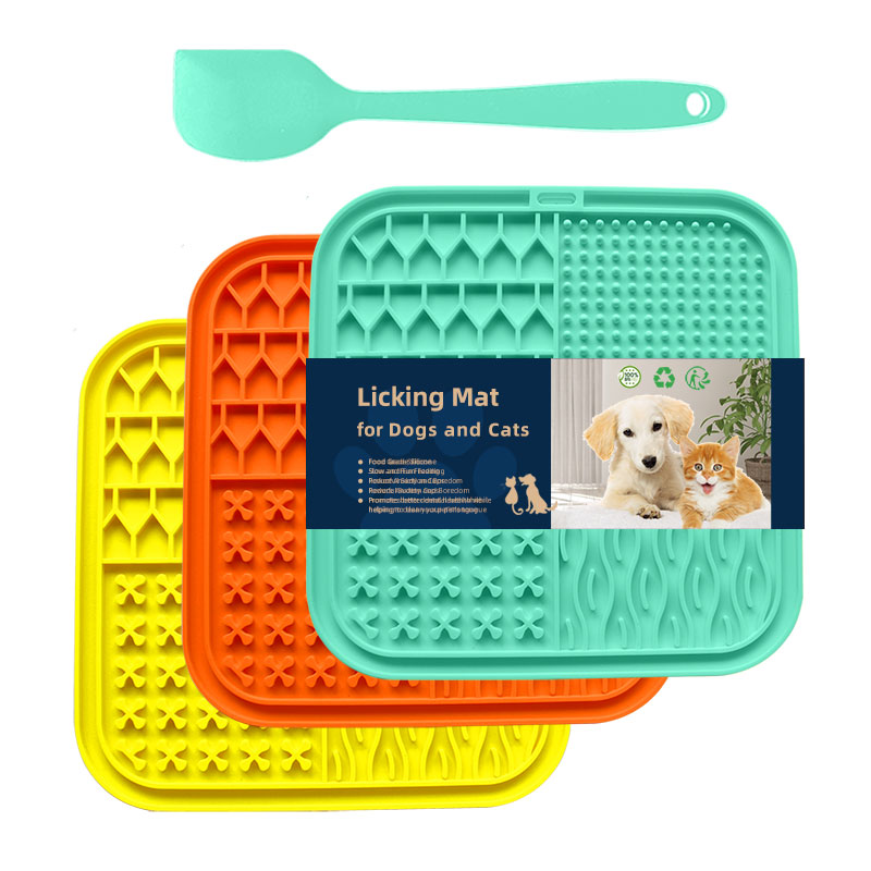 New Arrival Custom Logo Food Grade Silicone Dog Lick Mat Dog Feeder Bowl LAccessory To Slow Down Pet's Eating For Small Animals