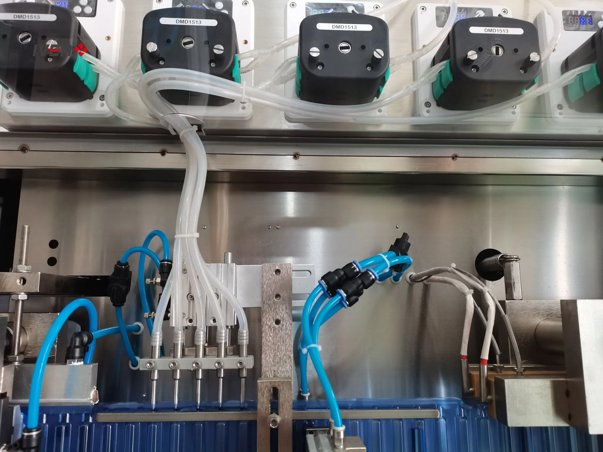 PE/PP Pneumatic Lifting Liquid Filling Equipment IV Solution Bottle Blow-Fill-Seal System