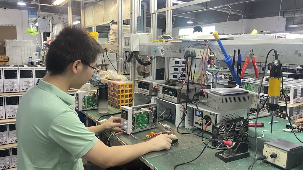 MYAMI debug station for power supply testing
