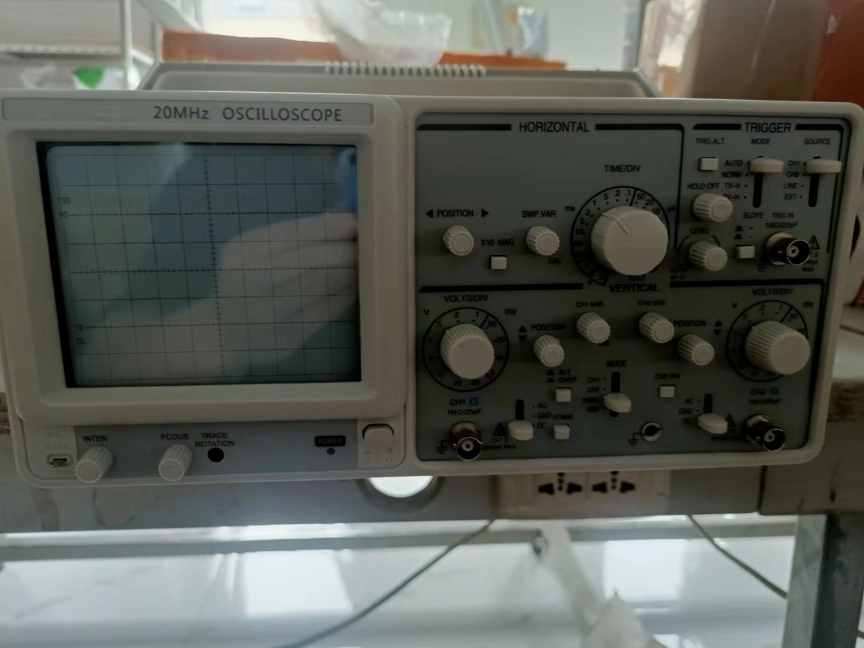 MYAMI 20MHz Dual Channel Laboratory Teaching Dual Trace Analog Oscilloscope with 1 GSa/s Sample Rate 8 Bit Resolution Portable