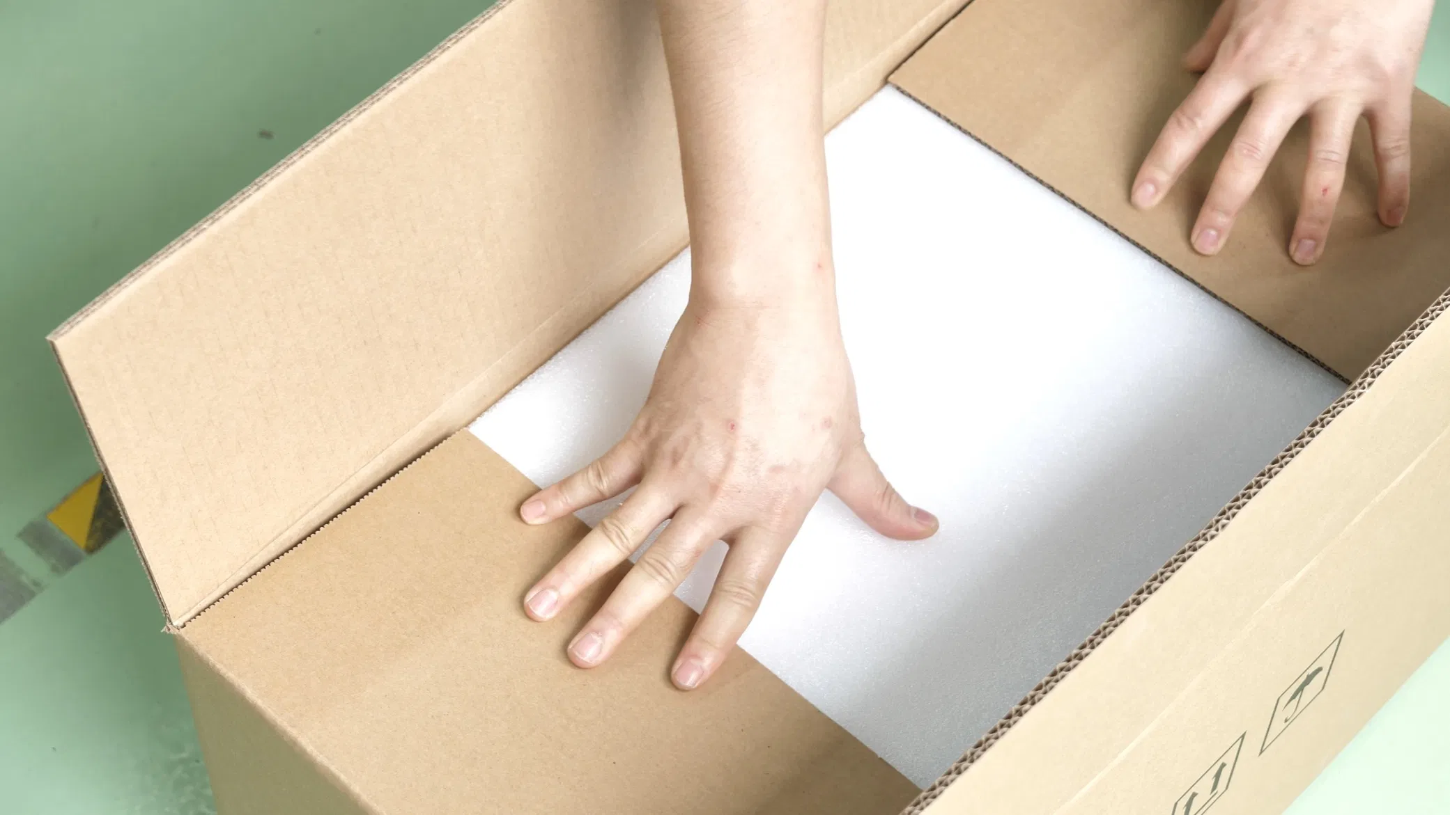 Manufacturer Supply Large Capacity Lithium-Ion/ LiFePO4 Battery 48V 200ah Battery Pack for Forklift with BMS