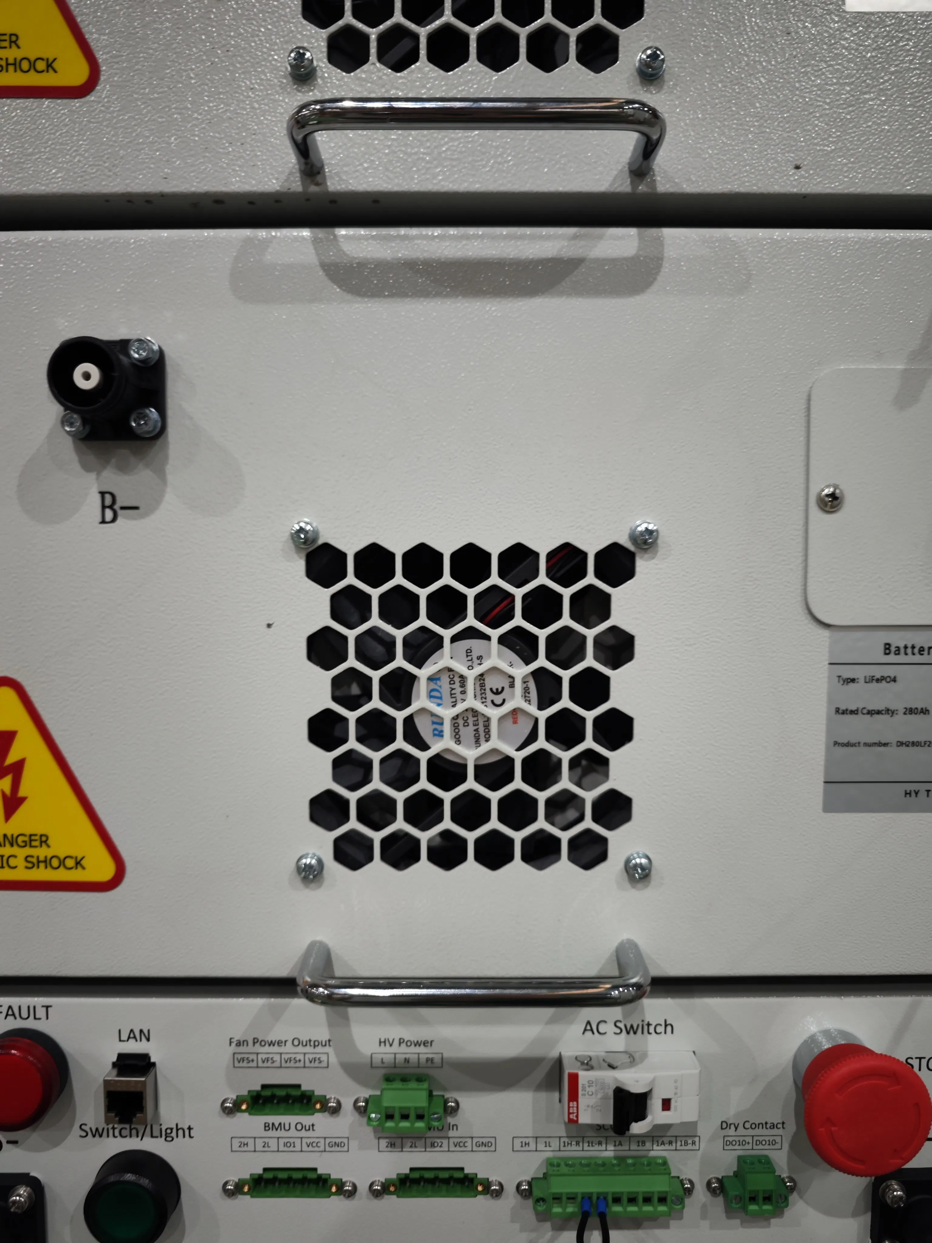 China Industrial LiFePO4 Battery 107kwh Energy Storage System Solutions