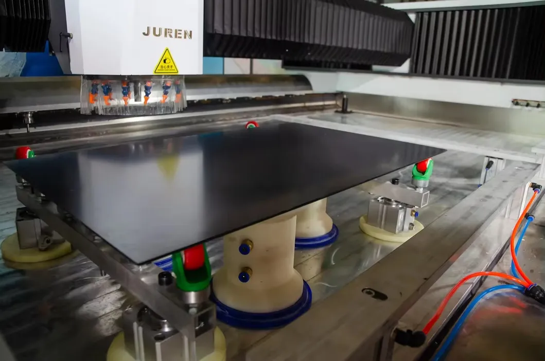 Máquina de procesamiento de vidrio controlada por computadora industrial centro de trabajo del vidrio