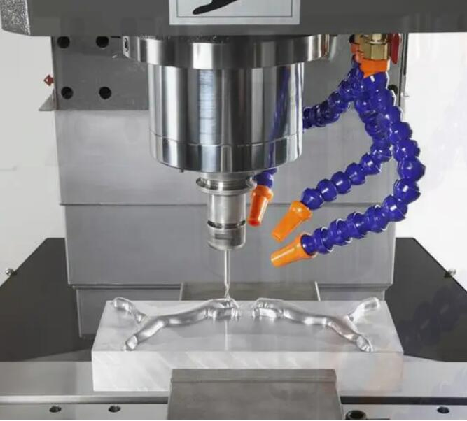 Máquina de Fresado CNC de Alta Eficiencia Vmc-1160 Nuevo Pequeño Centro de Mecanizado Vertical Motor Fanuc GSK Mitsubishi